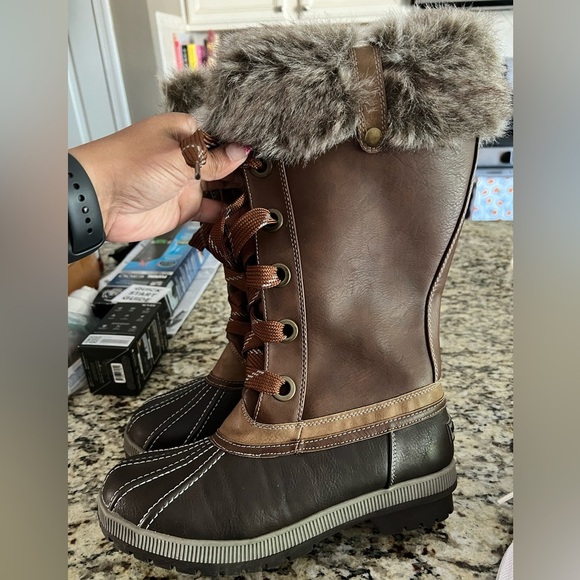 London Fog Faux Fur lined winter boots, size 9 - Picture 11 of 11